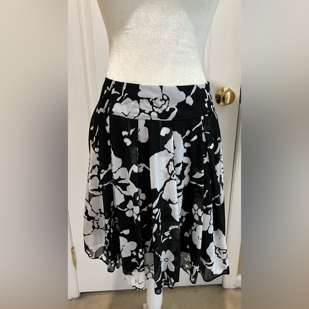 Inc International Concepts floral elastic waist skirt size small - Picture 1 of 3